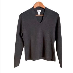 Silk V Neck Sweater In Knit brand Extra Large Like NEW Condition